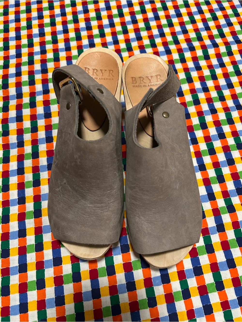 NWOT Bryr Women's Taupe Open-Toe Leather Mules